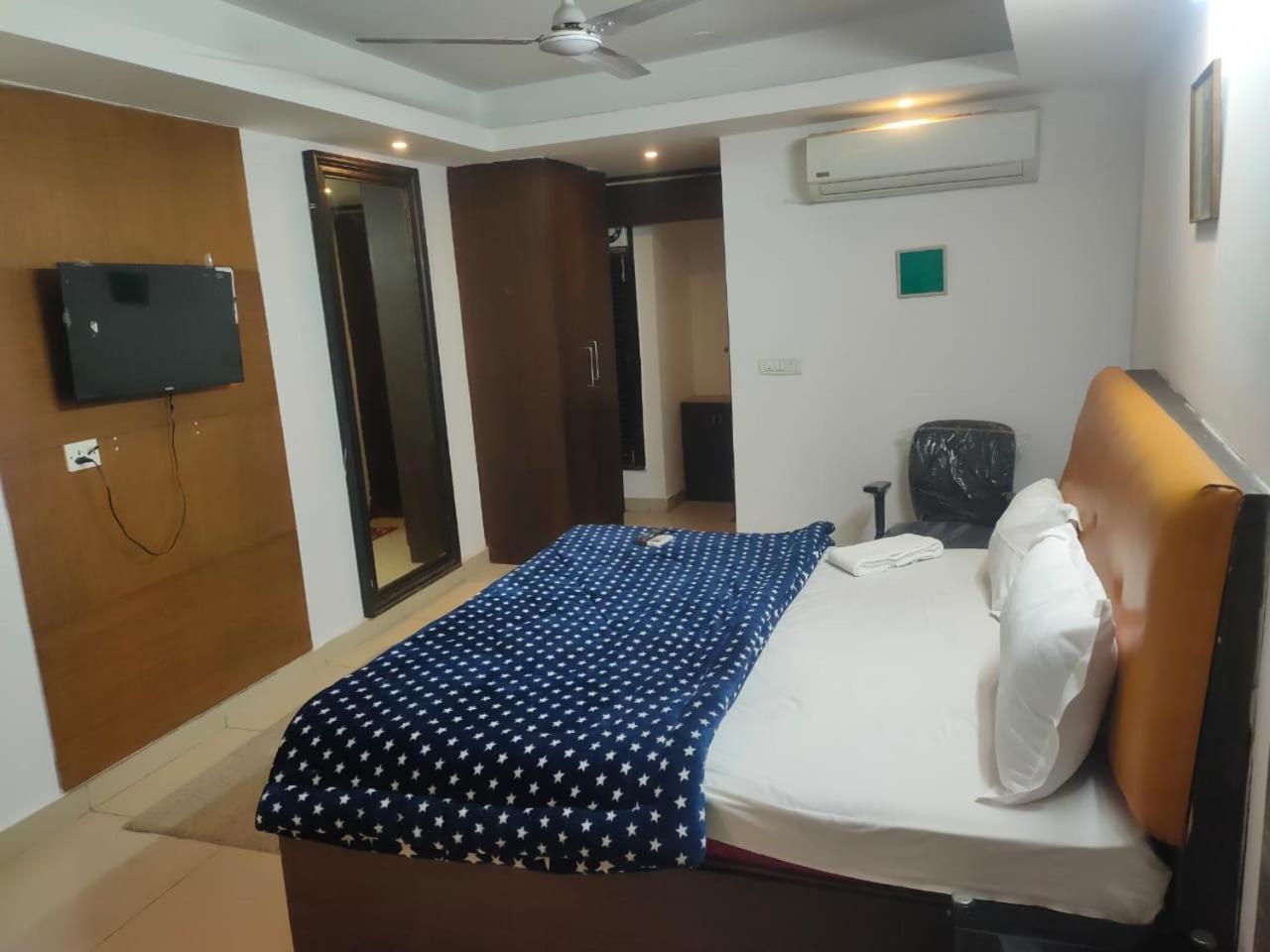Hotel Blueberry 뉴델리 외부 사진