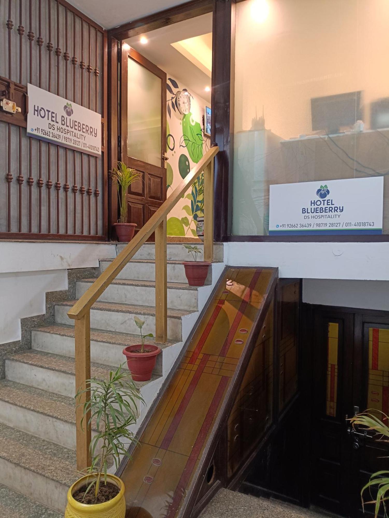 Hotel Blueberry 뉴델리 외부 사진